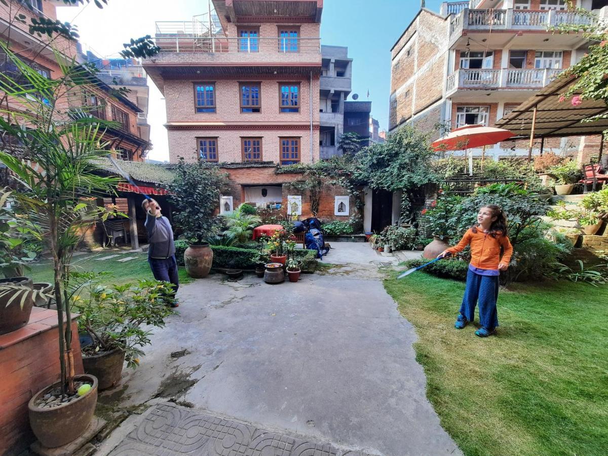 بهاكتابور Pradhan House - Home Stay With Garden المظهر الخارجي الصورة