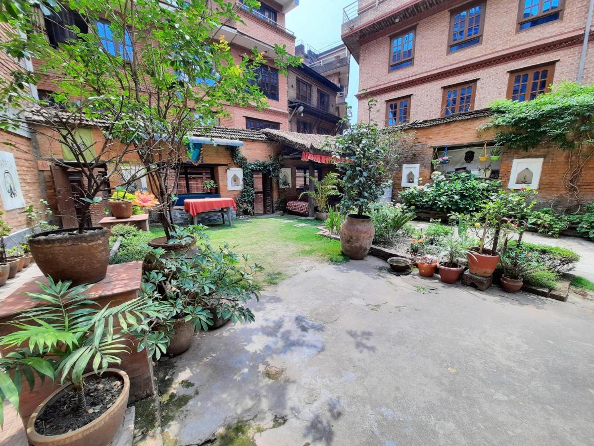 بهاكتابور Pradhan House - Home Stay With Garden المظهر الخارجي الصورة
