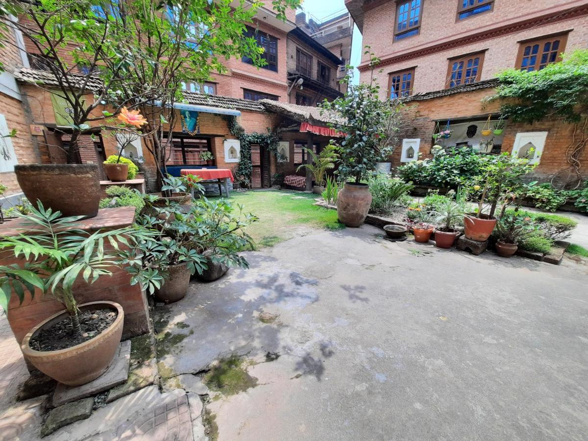 بهاكتابور Pradhan House - Home Stay With Garden المظهر الخارجي الصورة