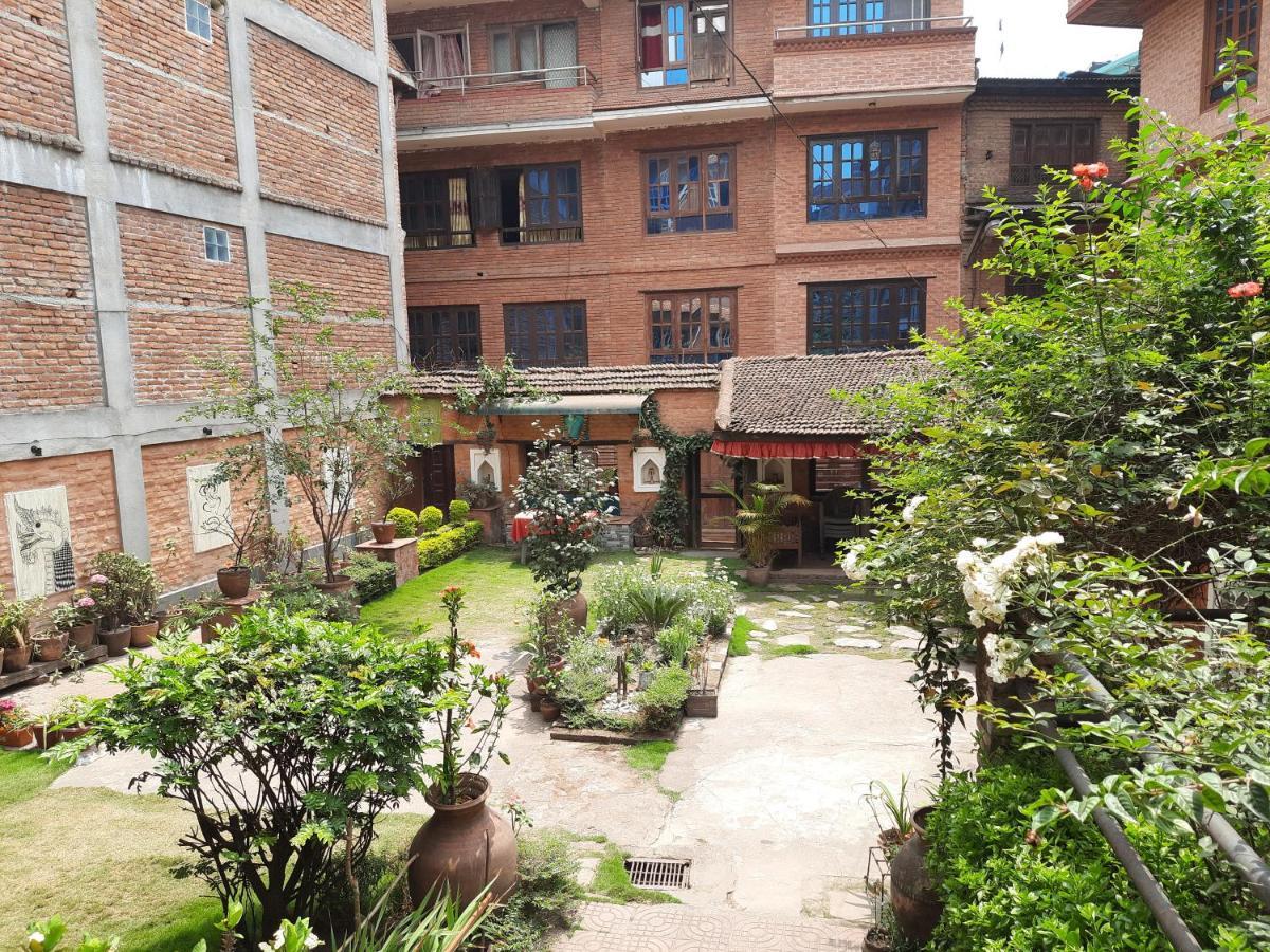 بهاكتابور Pradhan House - Home Stay With Garden المظهر الخارجي الصورة