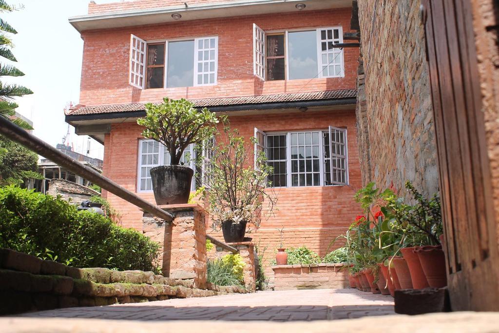 بهاكتابور Pradhan House - Home Stay With Garden المظهر الخارجي الصورة