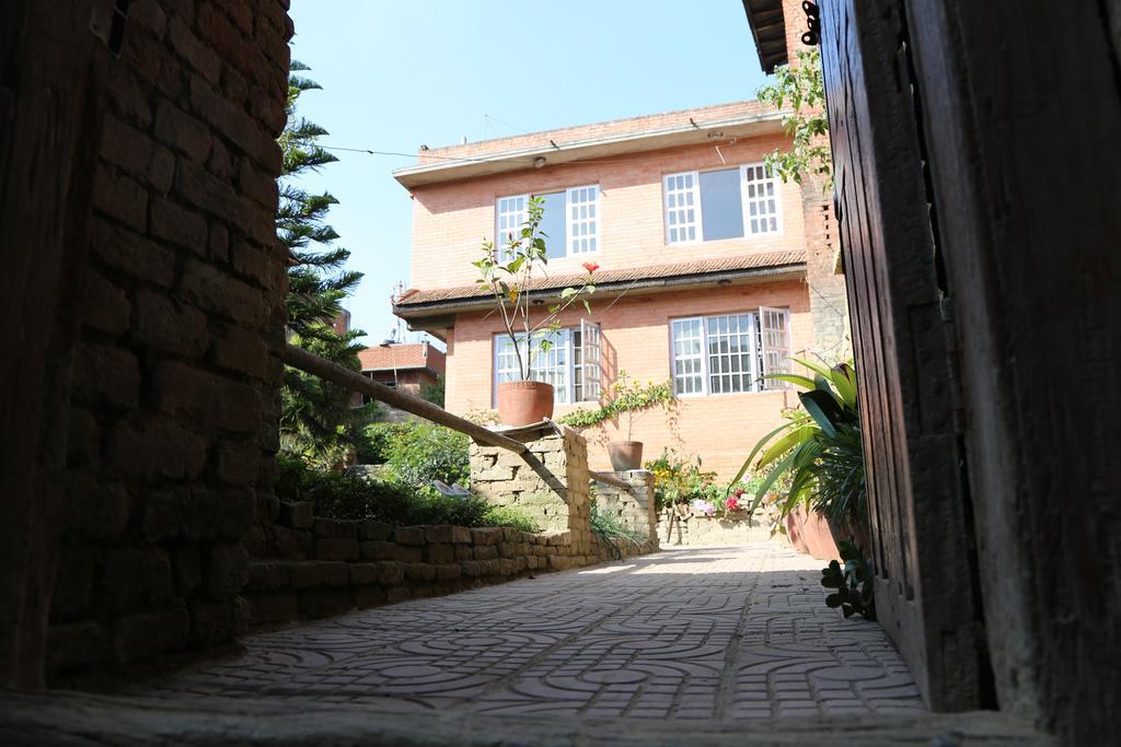 بهاكتابور Pradhan House - Home Stay With Garden المظهر الخارجي الصورة