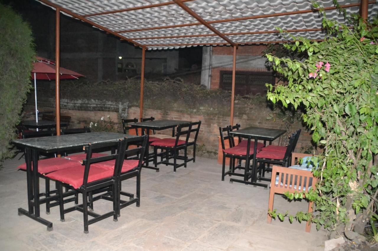 بهاكتابور Pradhan House - Home Stay With Garden المظهر الخارجي الصورة