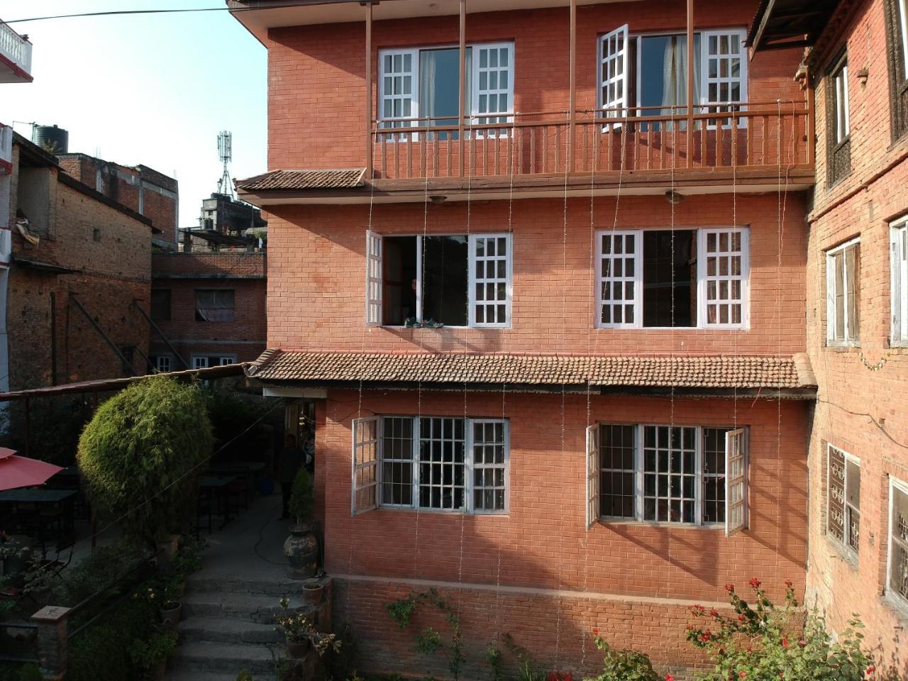 بهاكتابور Pradhan House - Home Stay With Garden المظهر الخارجي الصورة